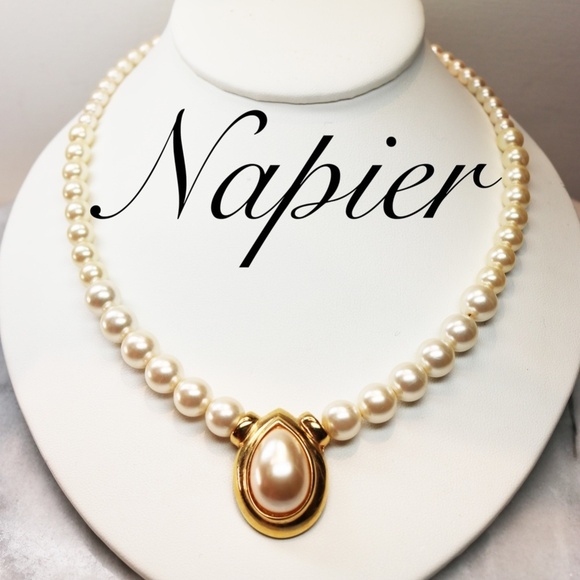Napier Jewelry - Vintage Napier Teardrop Pearl Statement Necklace
